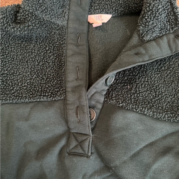 Warm pullover - Picture 4 of 4